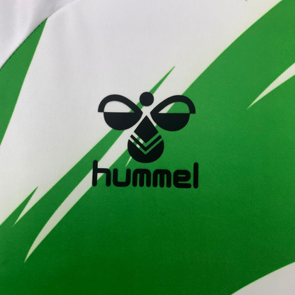 Camiseta especial de aficionado Naruto 25/26 del Real Betis 