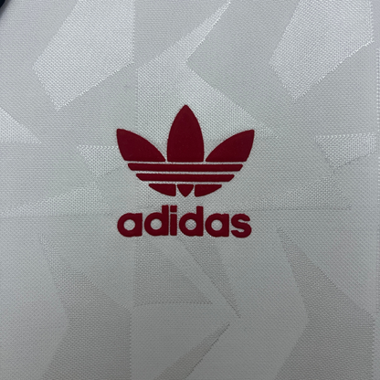 Camiseta retro de visitante del Manchester United 1991 