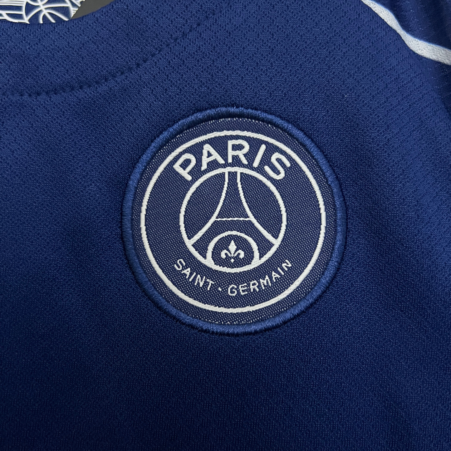 Kit infantil del Paris Saint-Germain FC (PSG) IIII 24/25 