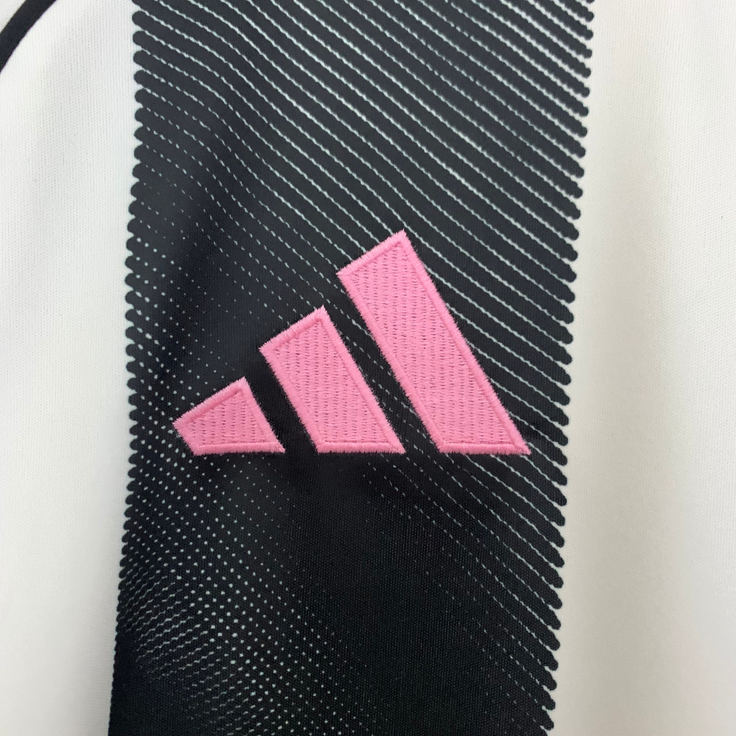 Juventus Home Jersey 25/26 Fan Version