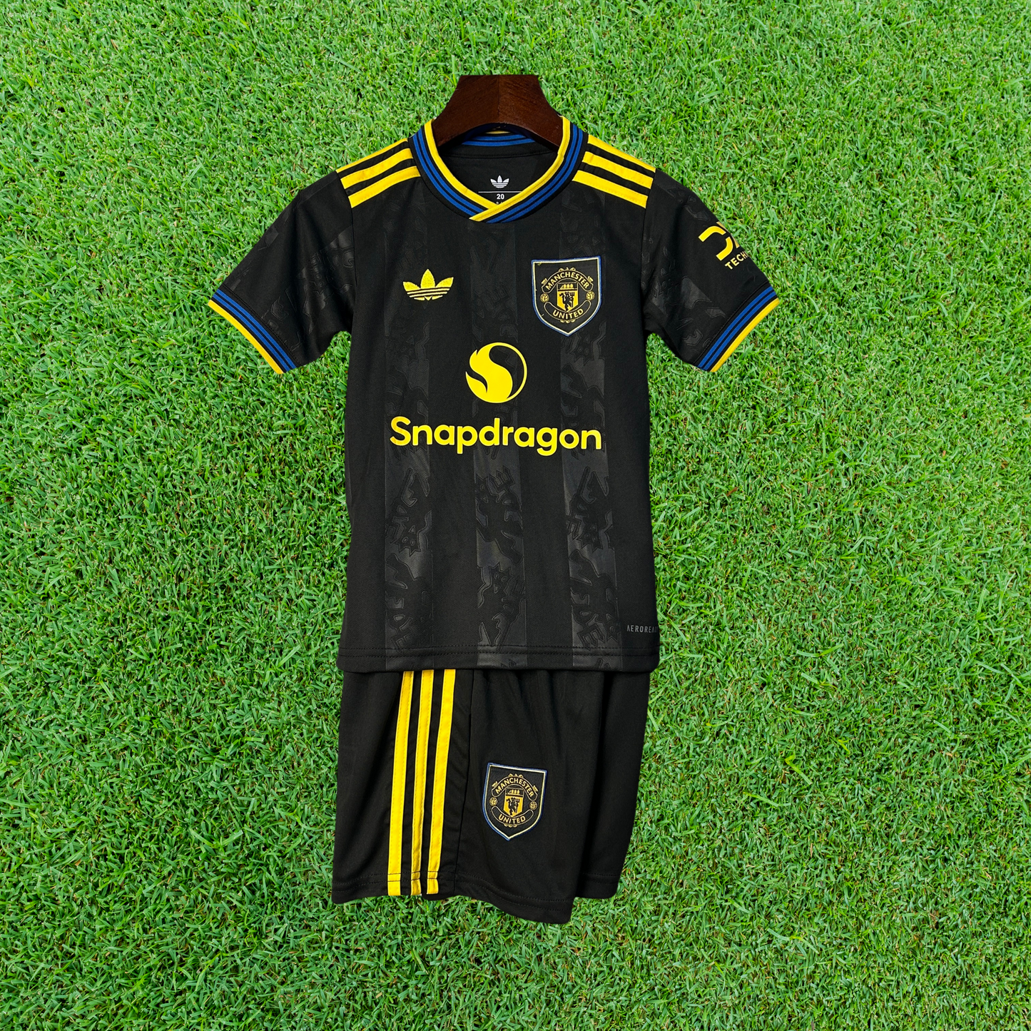 Kit infantil del Manchester United III 25/26 