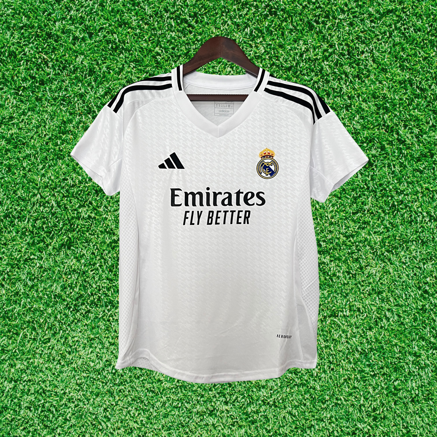 Camiseta local del Real Madrid 24/25, versión para aficionados para mujer 