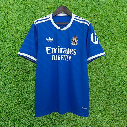 Camiseta de la tercera equipación del Real Madrid 25/26, versión para aficionados 