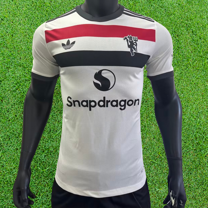 Camiseta de tercera equipación del Manchester United 24/25 