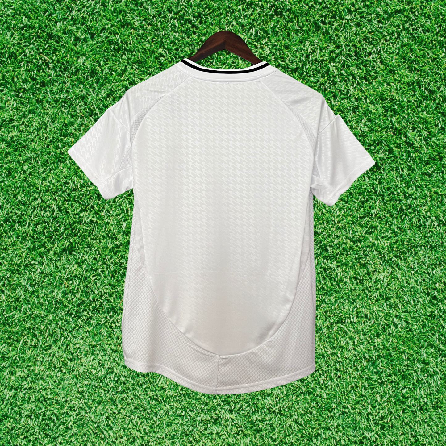 Camiseta local del Real Madrid 24/25, versión para aficionados para mujer 