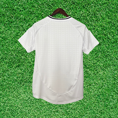 Camiseta local del Real Madrid 24/25, versión para aficionados para mujer 