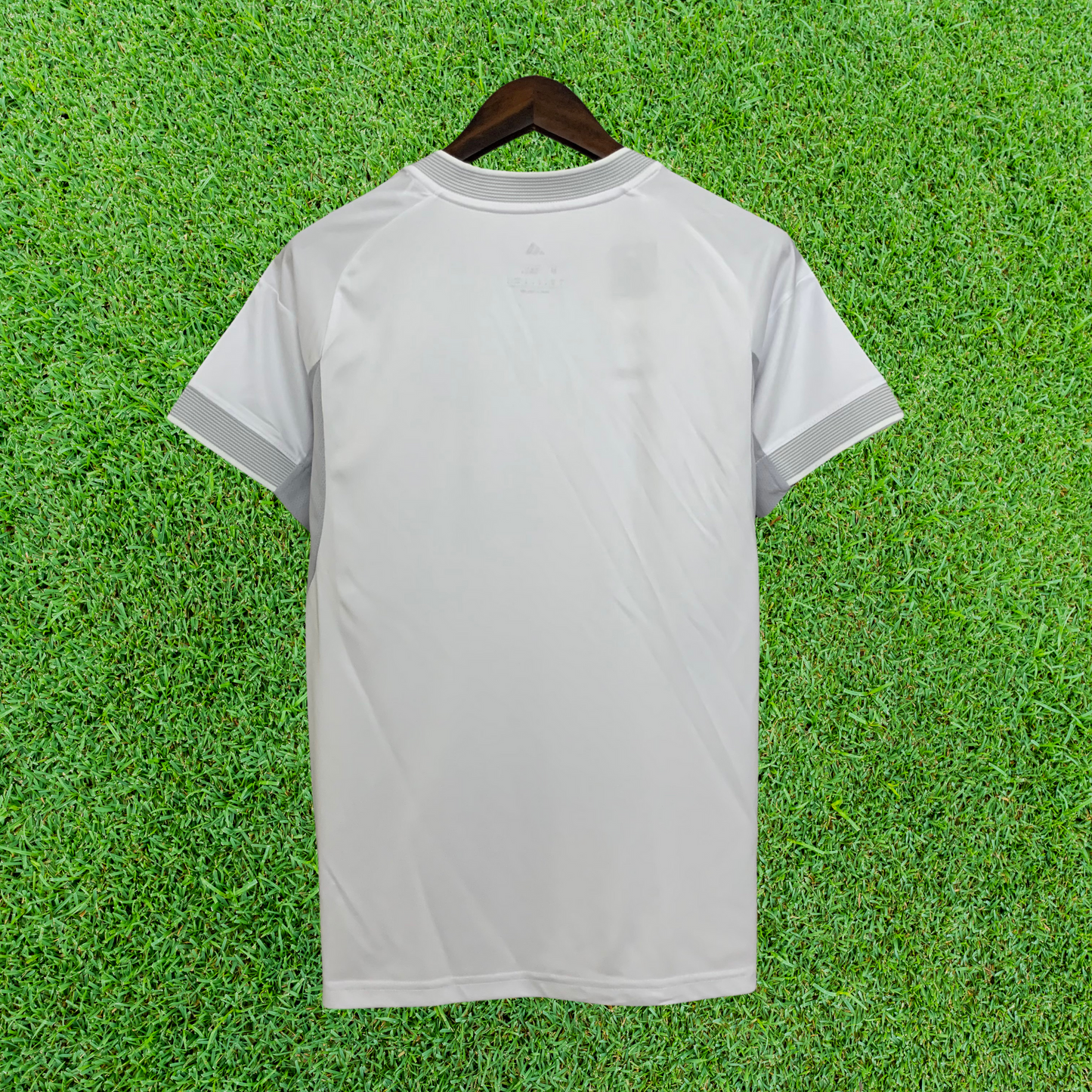 Camiseta local del Real Madrid 25/26, versión para aficionados para mujer 