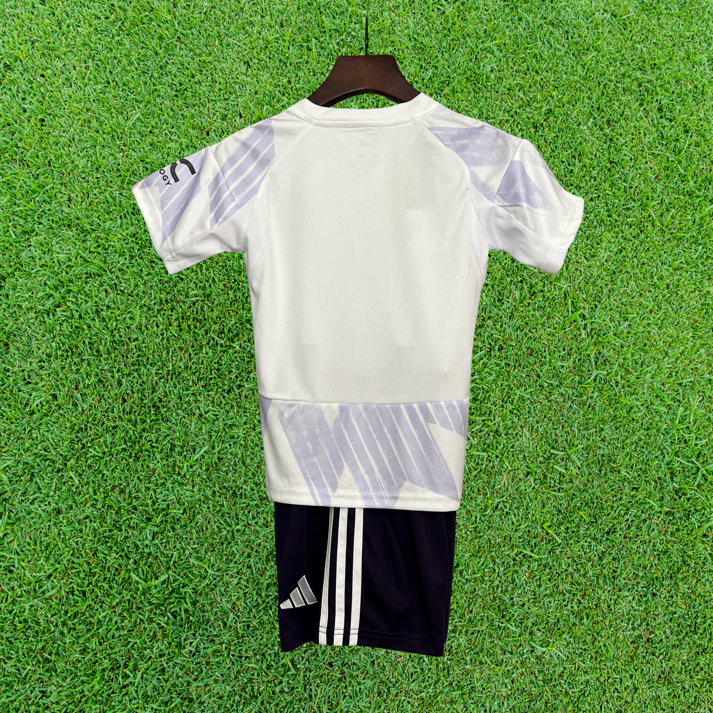 Kit Manchester United II 25/26 Infantil