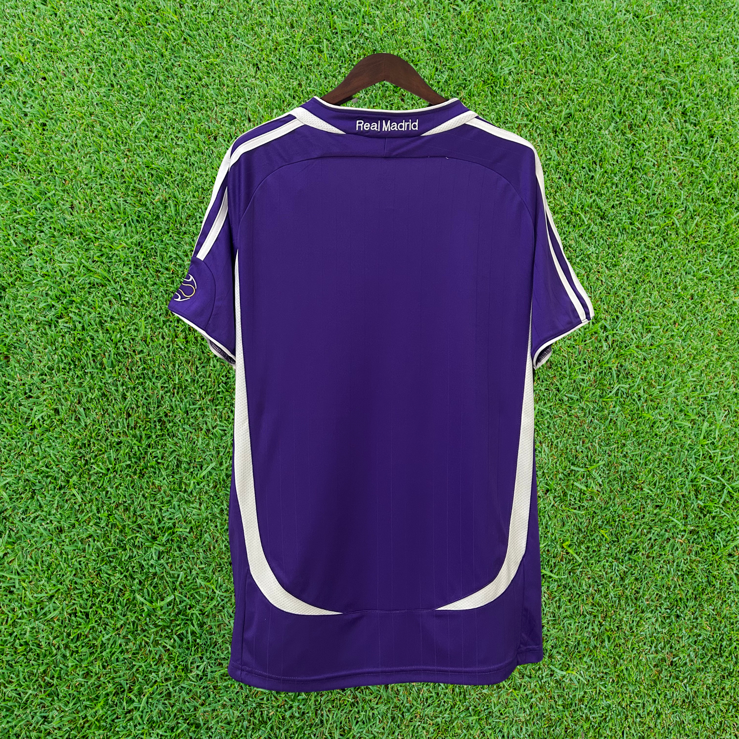 Camiseta retro de la tercera equipación del Real Madrid 06/07 