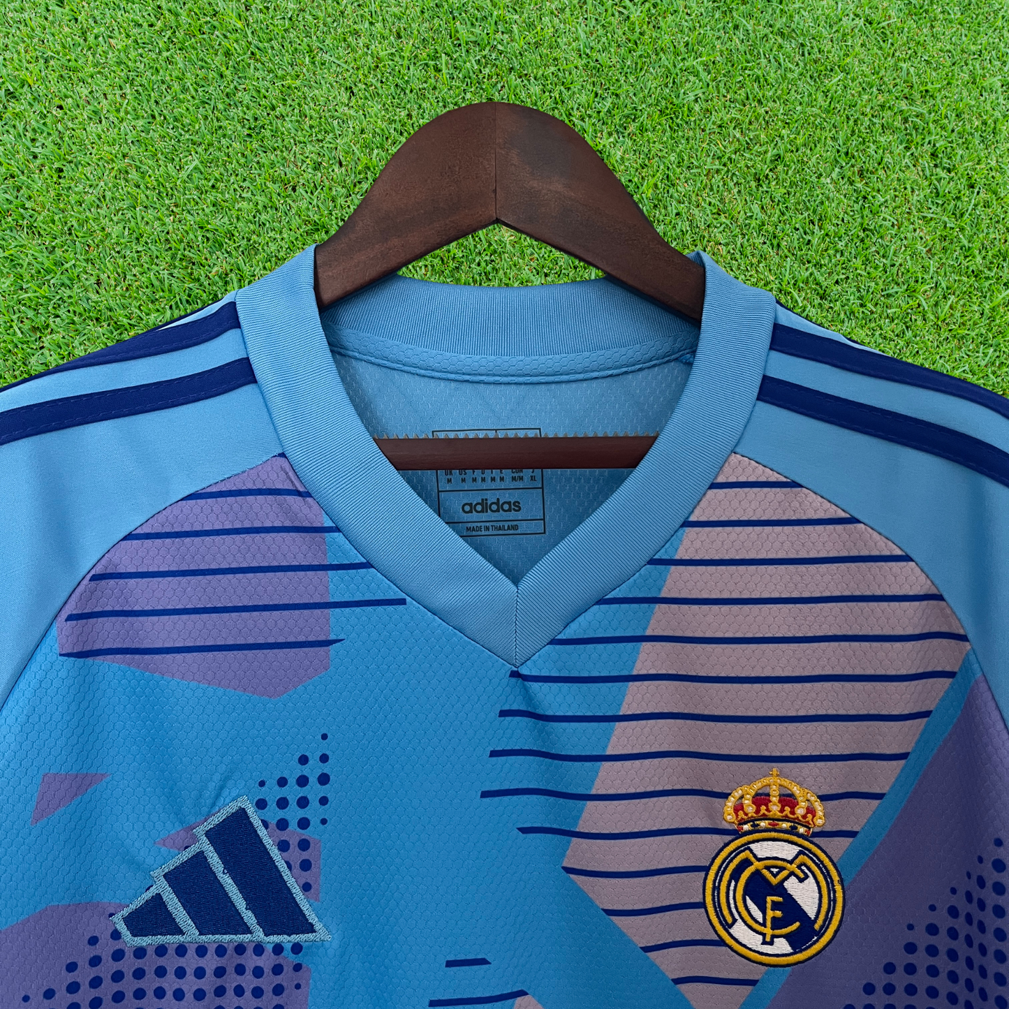 Real Madrid Goalkeeper Jersey 24/25 Fan Version