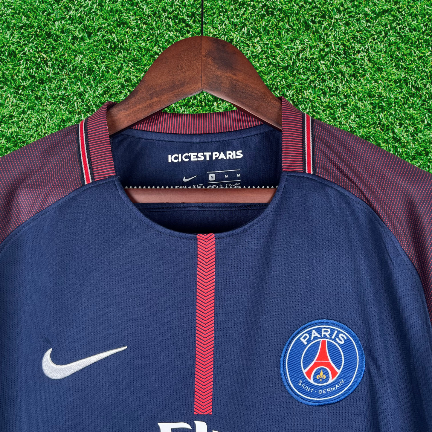 Paris Saint-Germain FC (PSG) Home Jersey 17/18 Retro