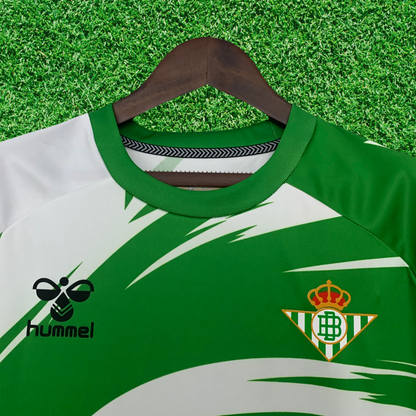 Camiseta especial de aficionado Naruto 25/26 del Real Betis 