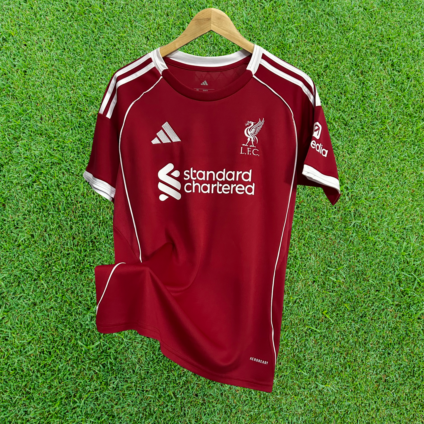 Camiseta local del Liverpool FC 25/26, versión para aficionados 