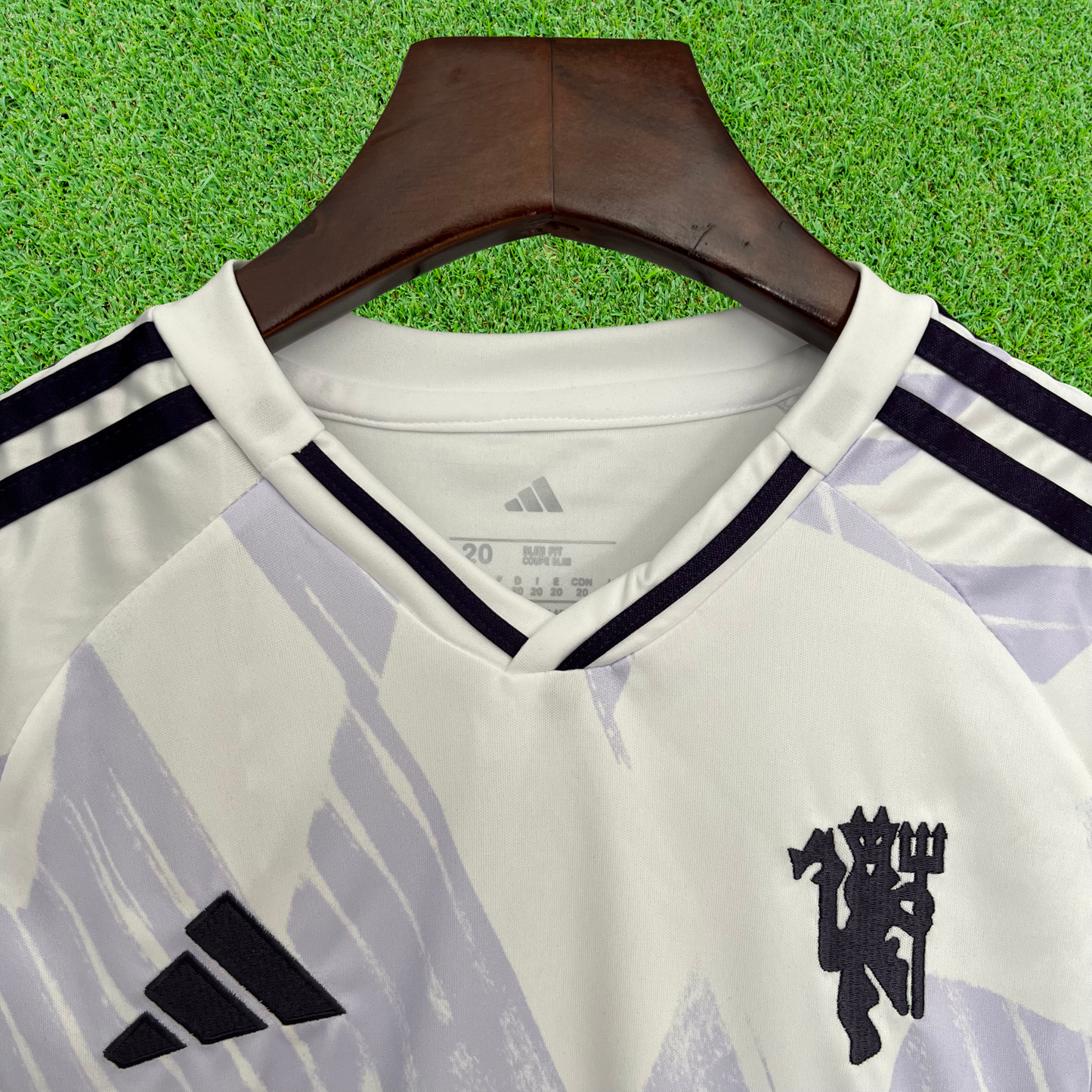 Kit Manchester United II 25/26 Infantil