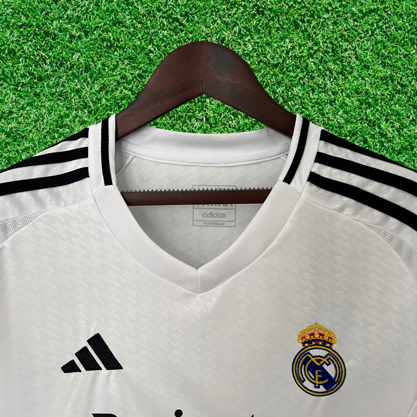 Camiseta local del Real Madrid 24/25, versión para aficionados para mujer 