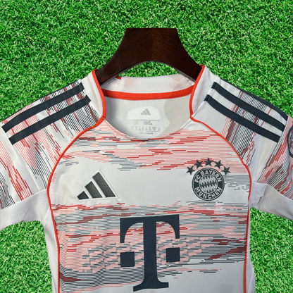 Kit Bayern Munich II 25/26 Infantil