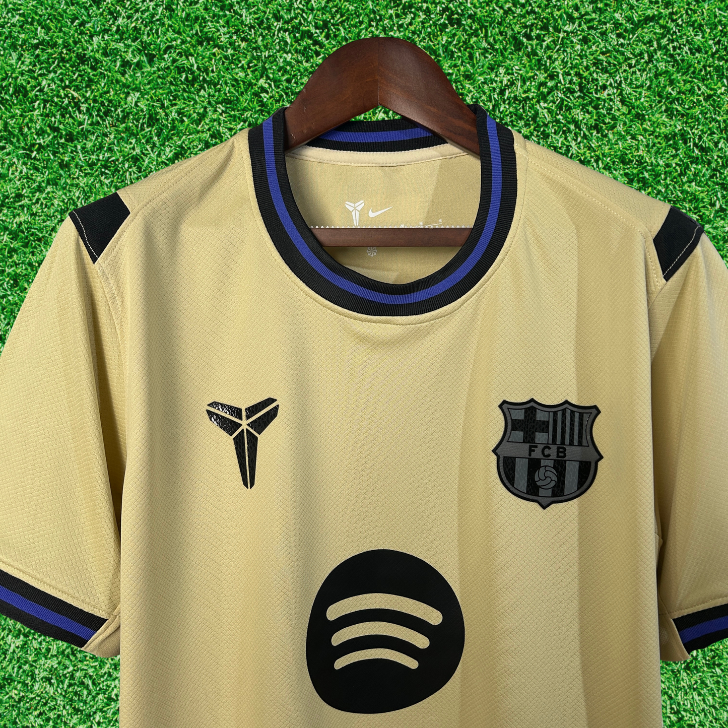 Camiseta visitante del Barcelona 25/26, versión para aficionados 