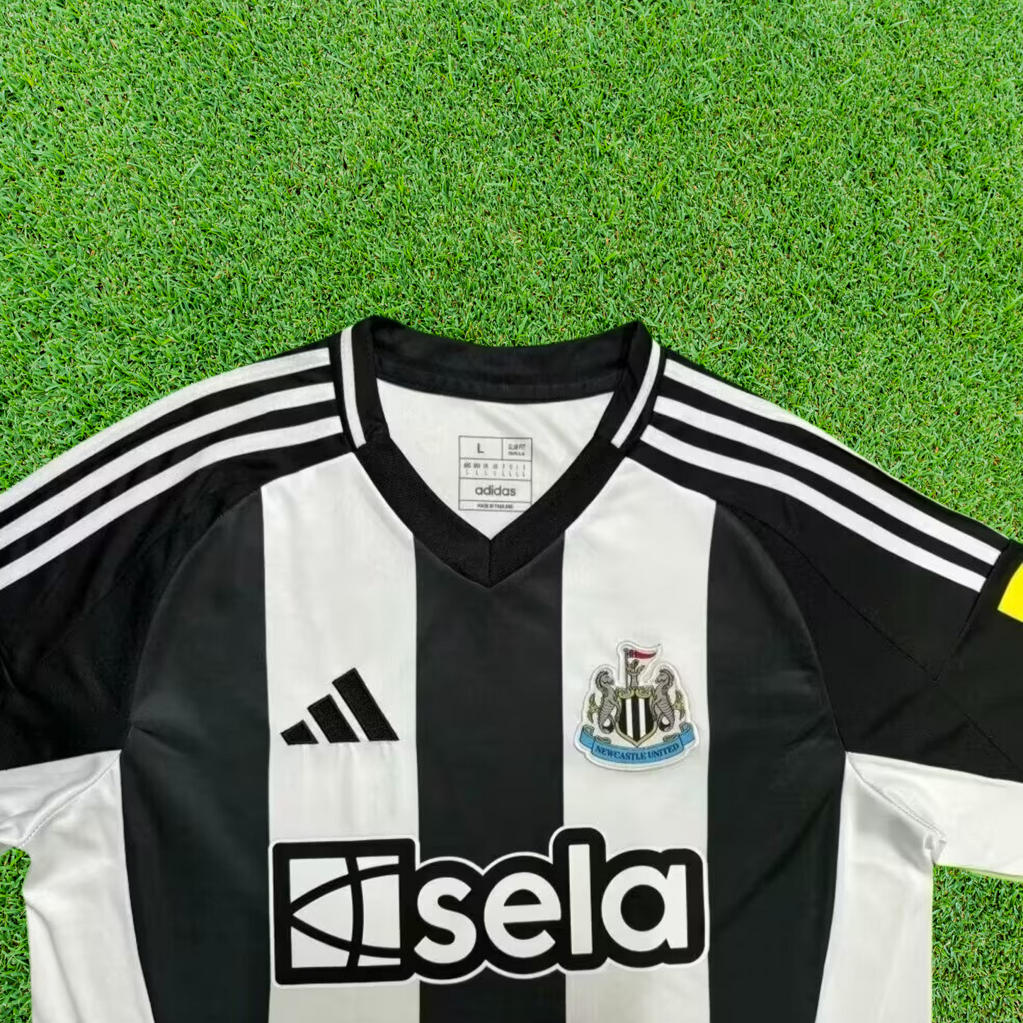 Newcastle United Home Shirt 24/25 Fan Version