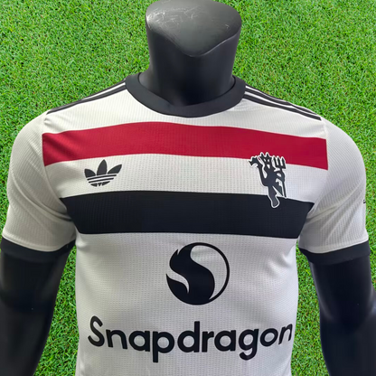 Camiseta de tercera equipación del Manchester United 24/25 