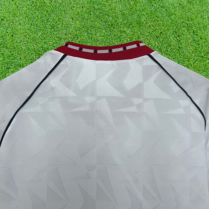 Camiseta retro de visitante del Manchester United 1991 