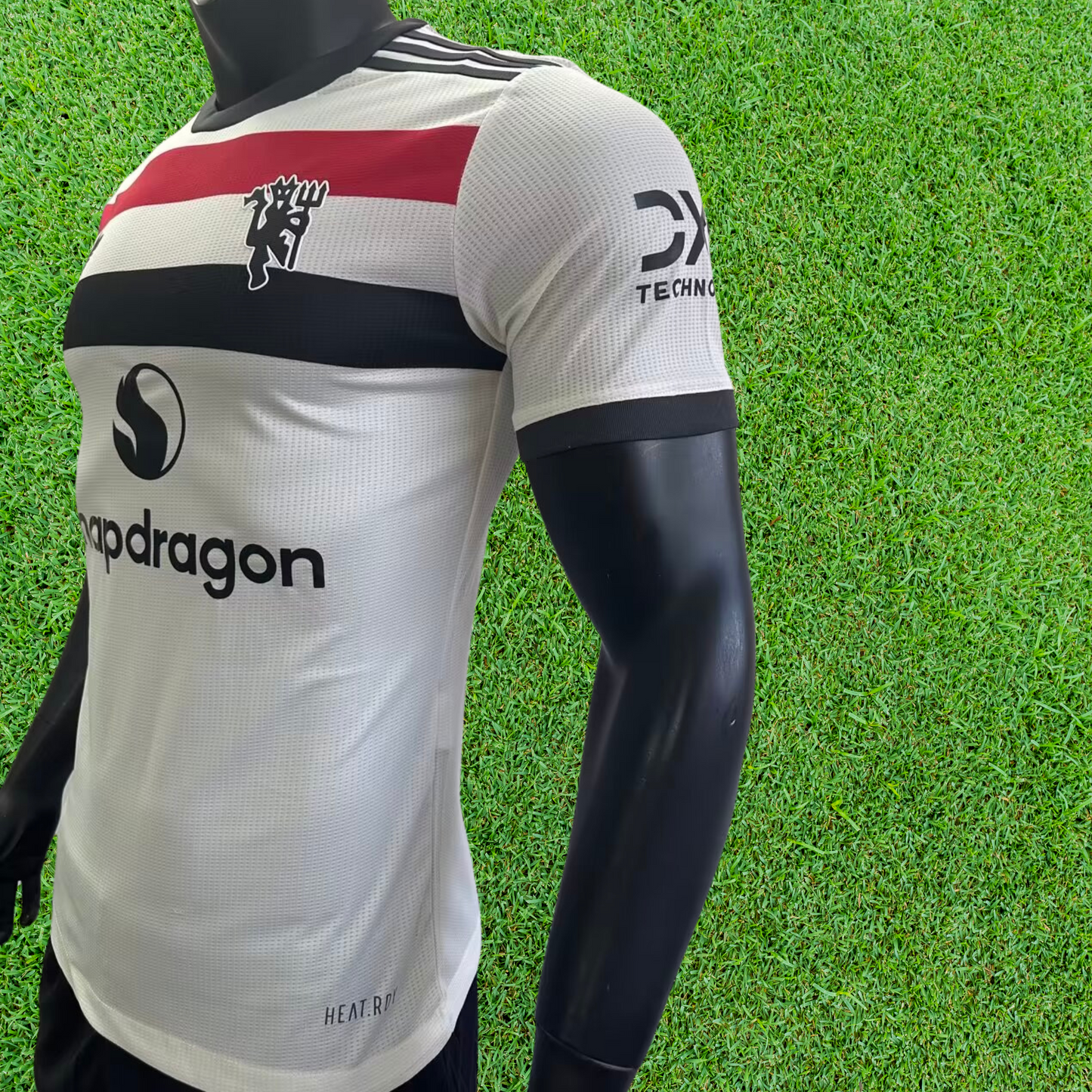 Camiseta de tercera equipación del Manchester United 24/25 