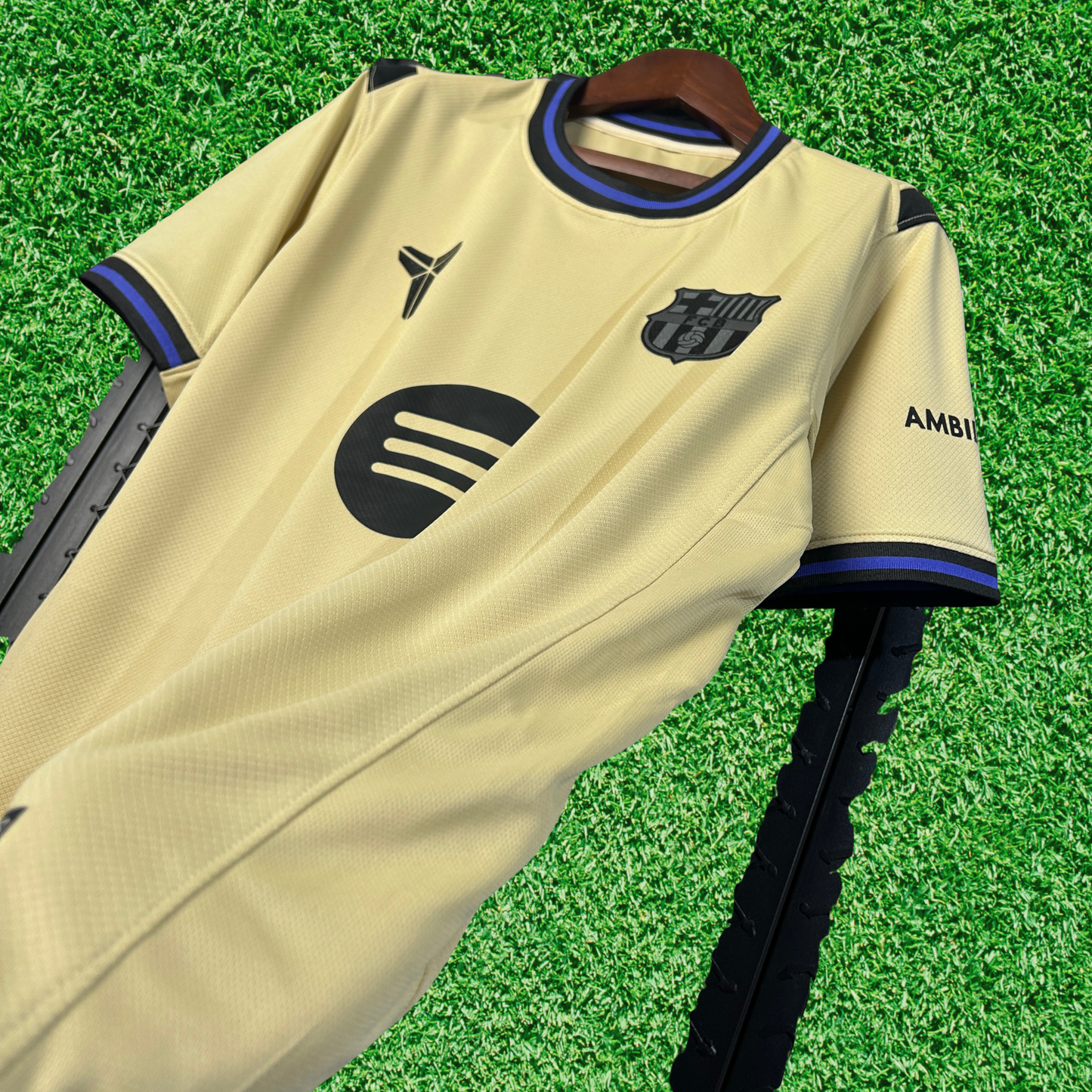 Camiseta visitante del Barcelona 25/26, versión para aficionados 
