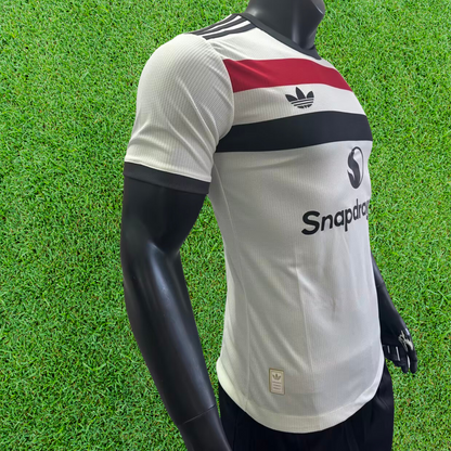 Camiseta de tercera equipación del Manchester United 24/25 