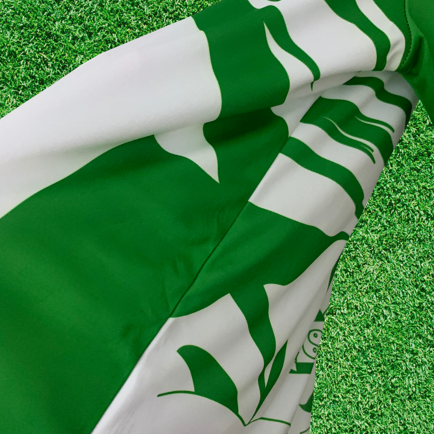 Camiseta especial de aficionado Naruto 25/26 del Real Betis 