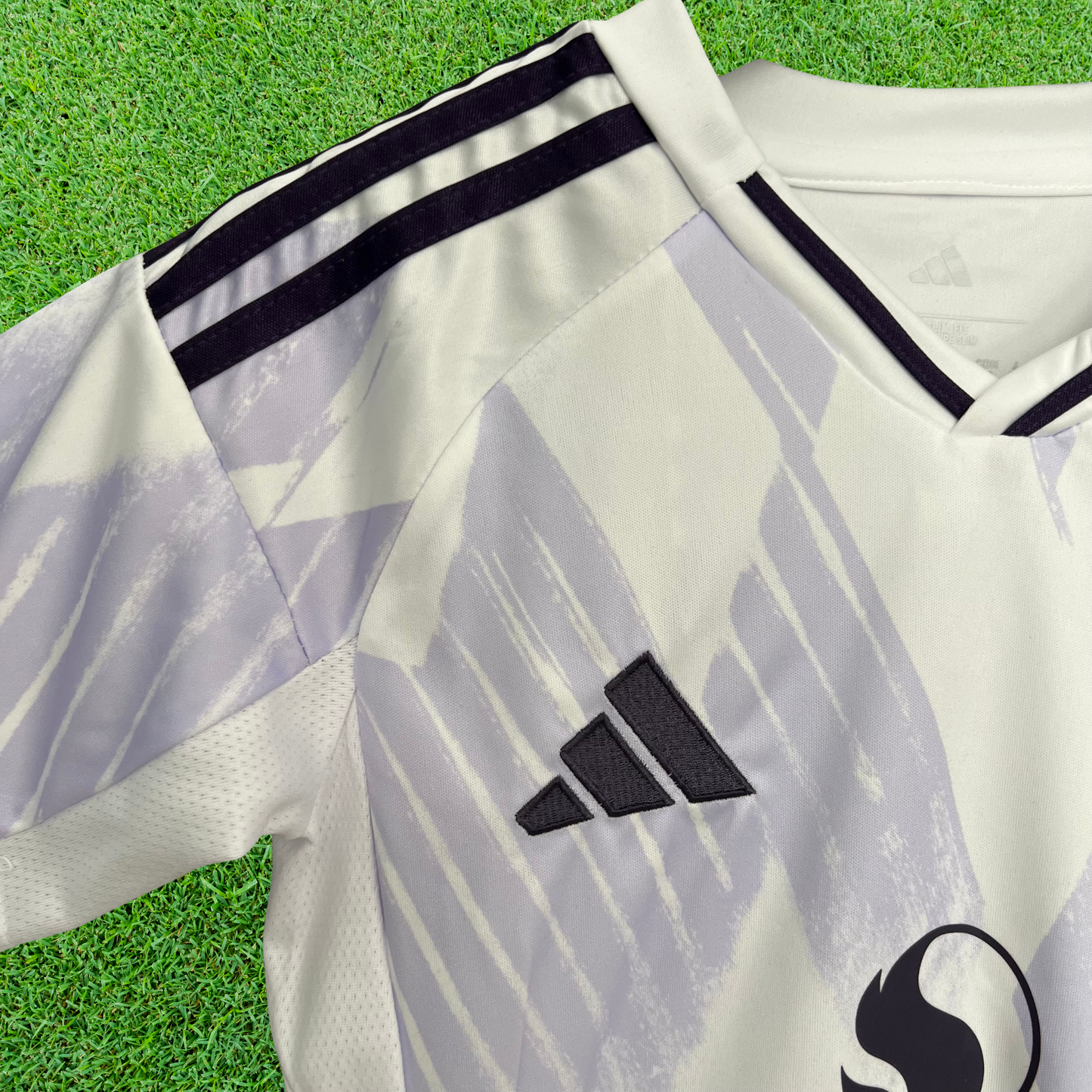 Kit Manchester United II 25/26 Infantil