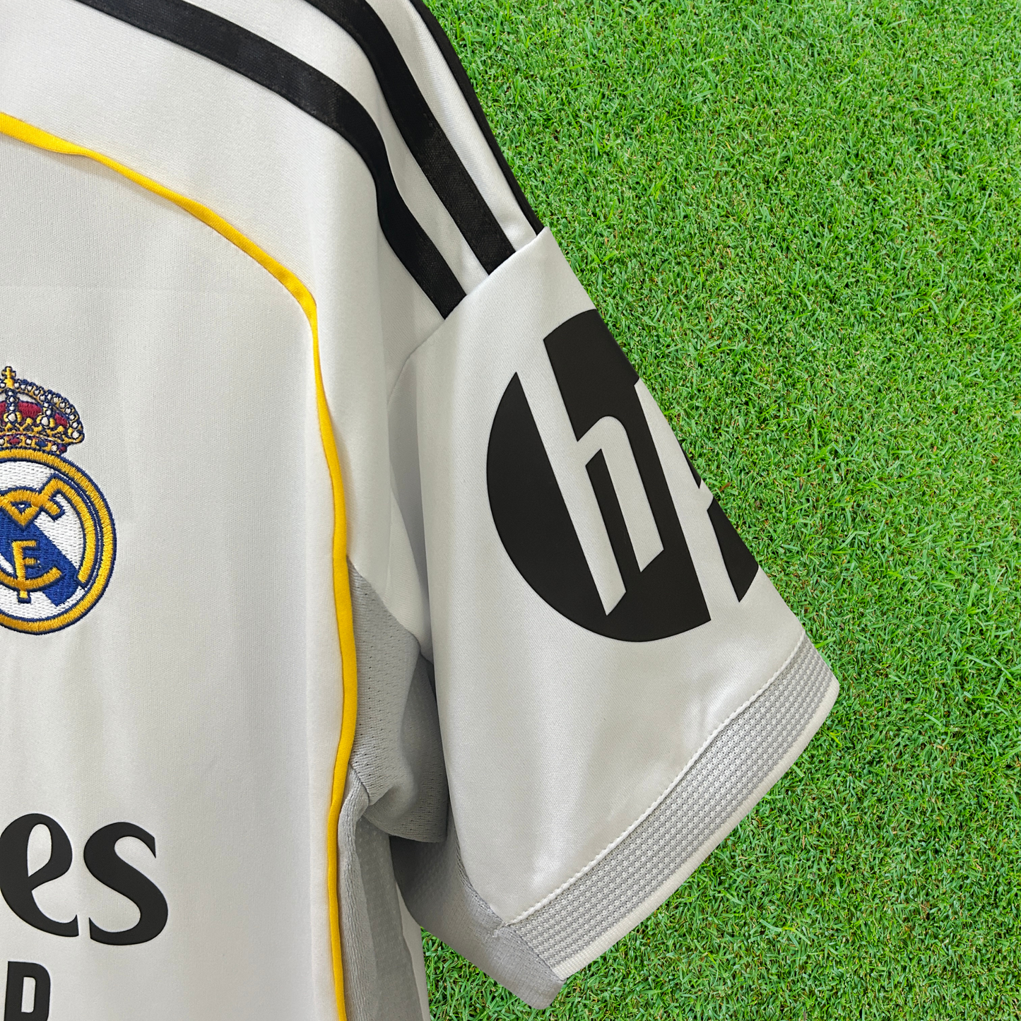 Real Madrid Home Jersey 25/26 Fan Version