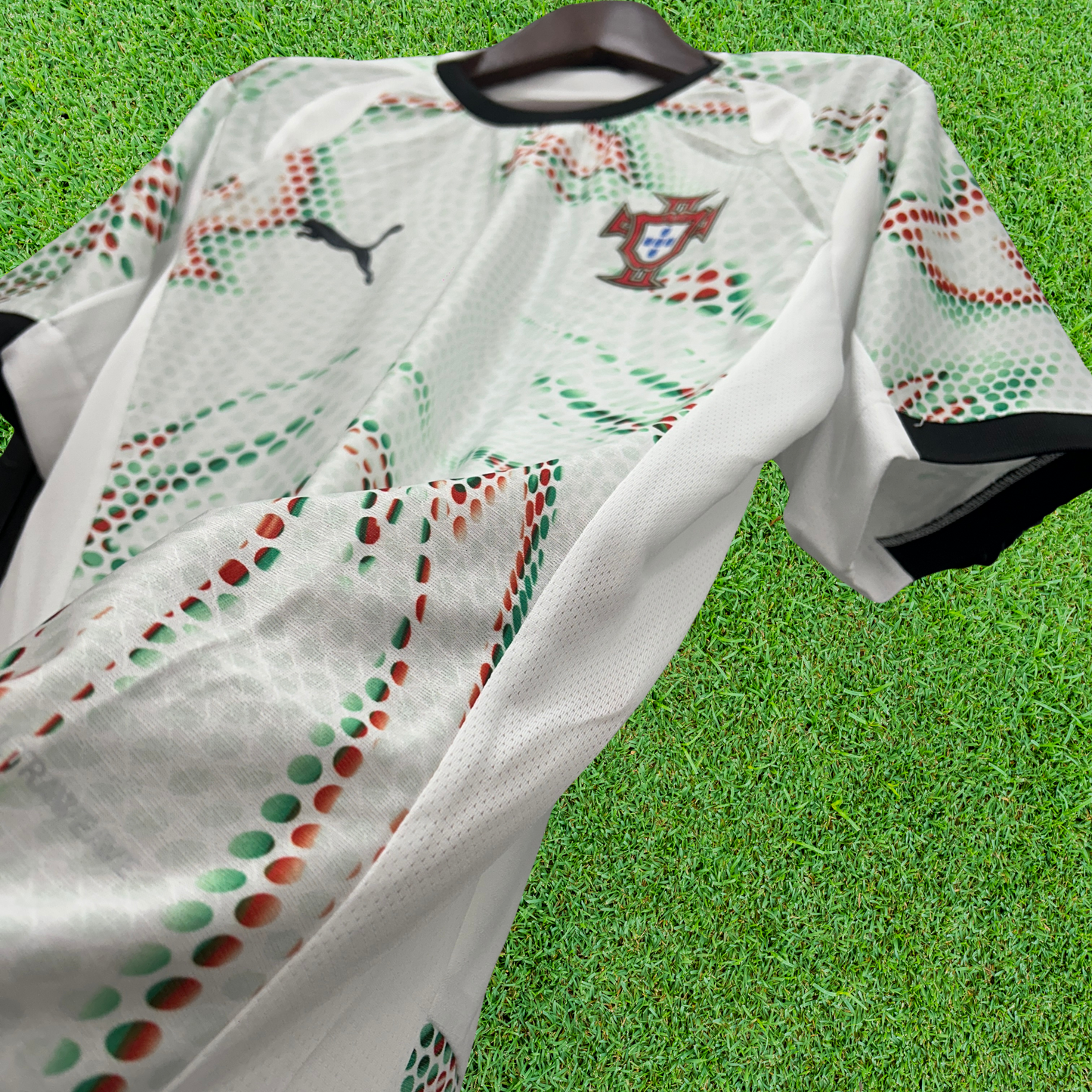Camiseta visitante de Portugal 2025, versión para aficionados 
