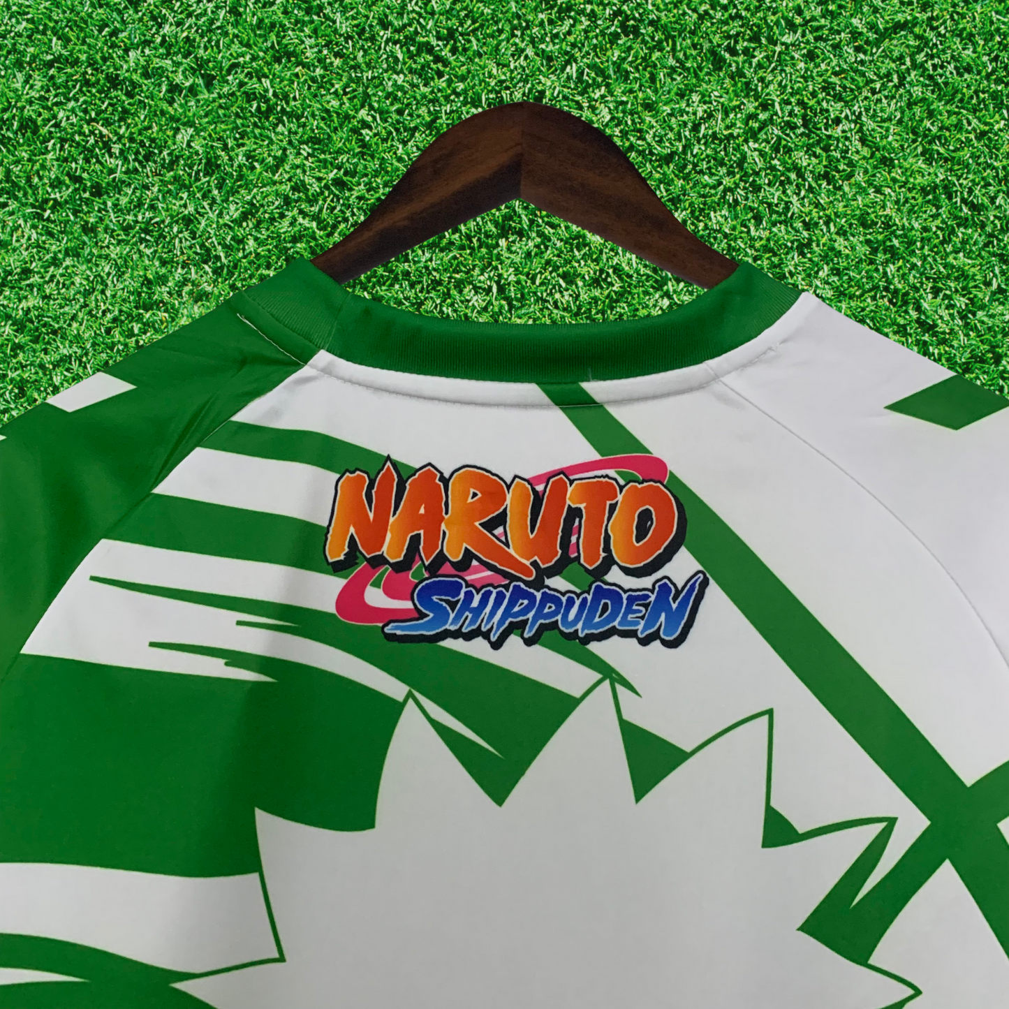 Camiseta especial de aficionado Naruto 25/26 del Real Betis 
