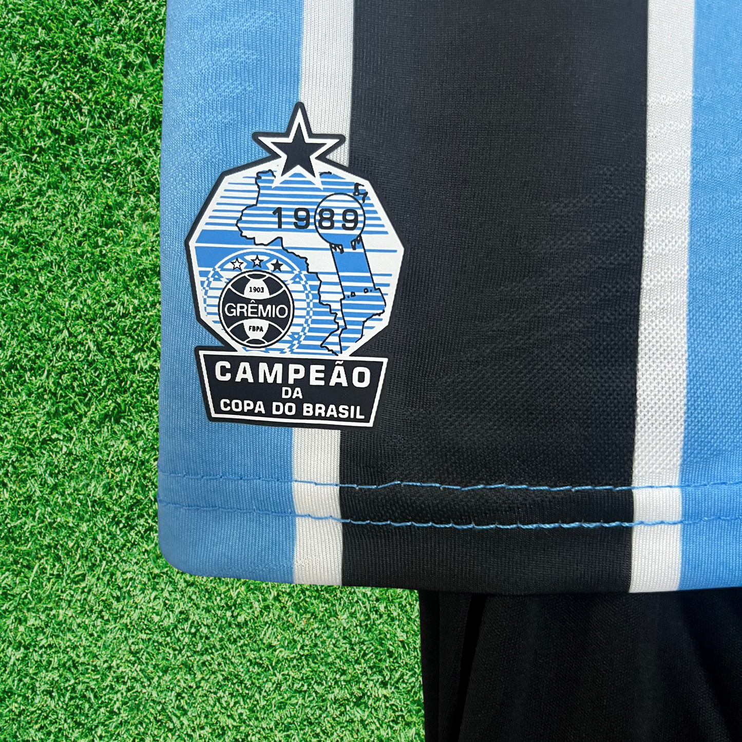 Kit local del Grêmio 24/25 para niños 