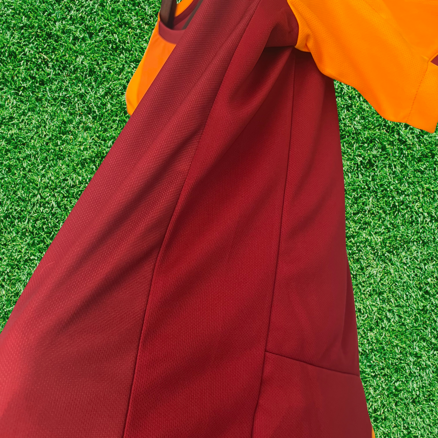 Galatasaray Home Jersey 25/26 Fan Version 