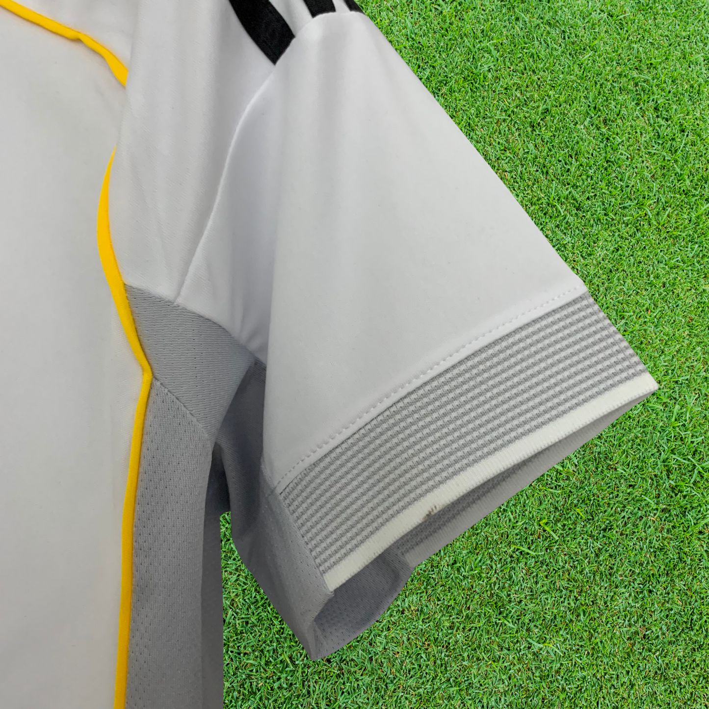 Camiseta local del Real Madrid 25/26, versión para aficionados para mujer 