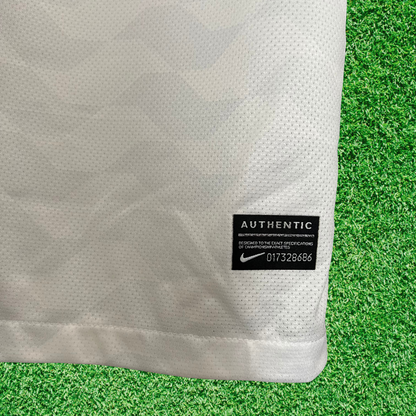 Camiseta retro de local del Corinthians 2012 