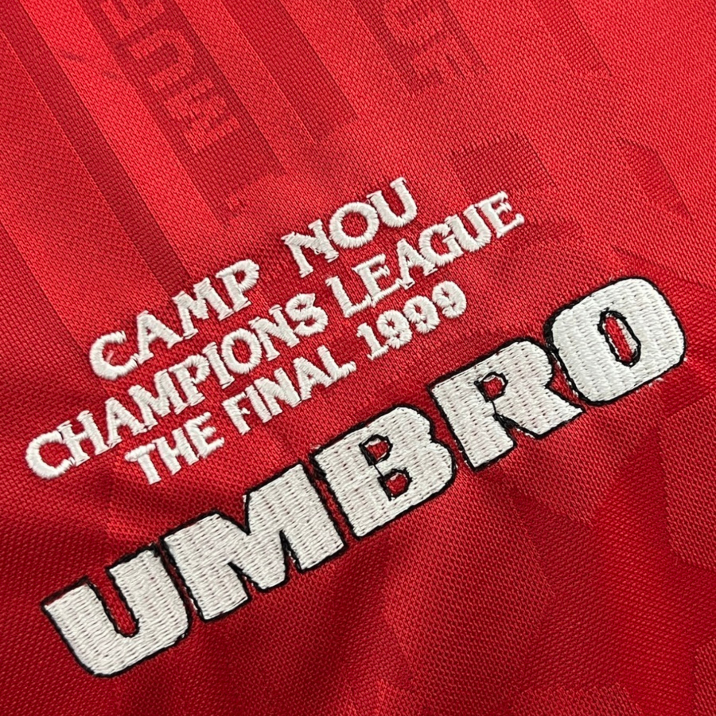 Manchester United Away Shirt 99/00 Retro 