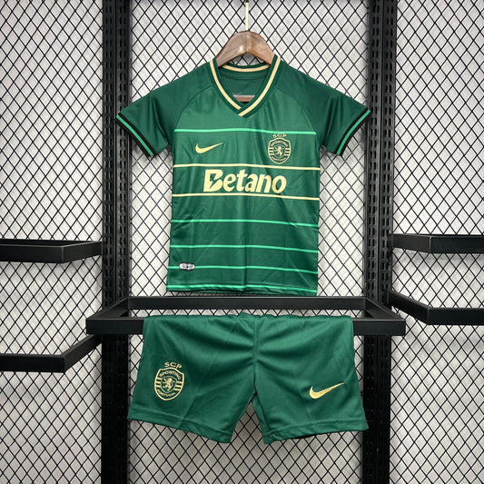 Kit Infantil Sporting Visitante 2024/25 - ¡ÚLTIMAS UNIDADES! 🔥💚